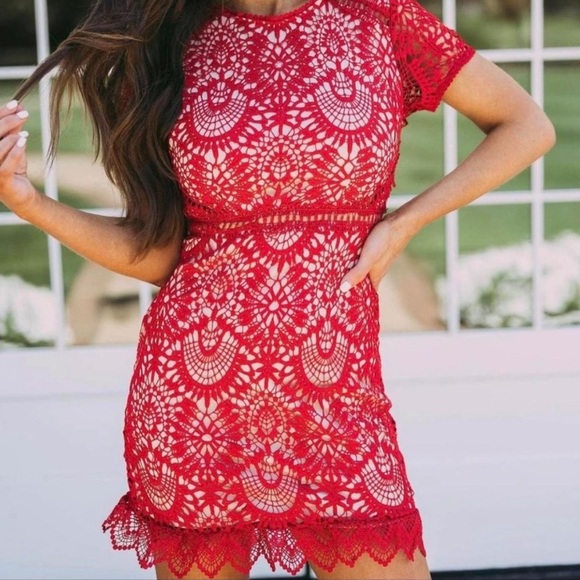 NWOT Lena Crochet Lace Mini Dress with Scalloped Bottom in Red Size XS - Picture 1 of 7